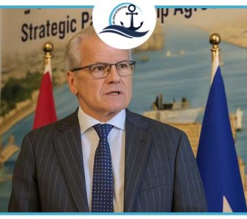 Maersk holds off on date for Suez return