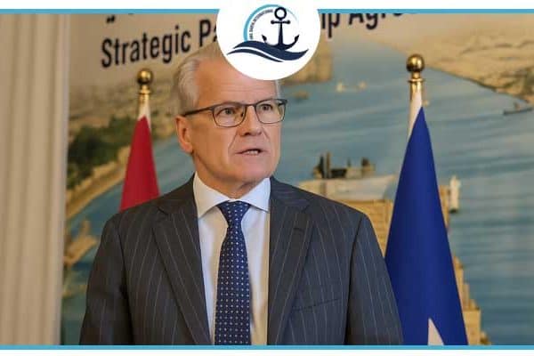 Maersk holds off on date for Suez return